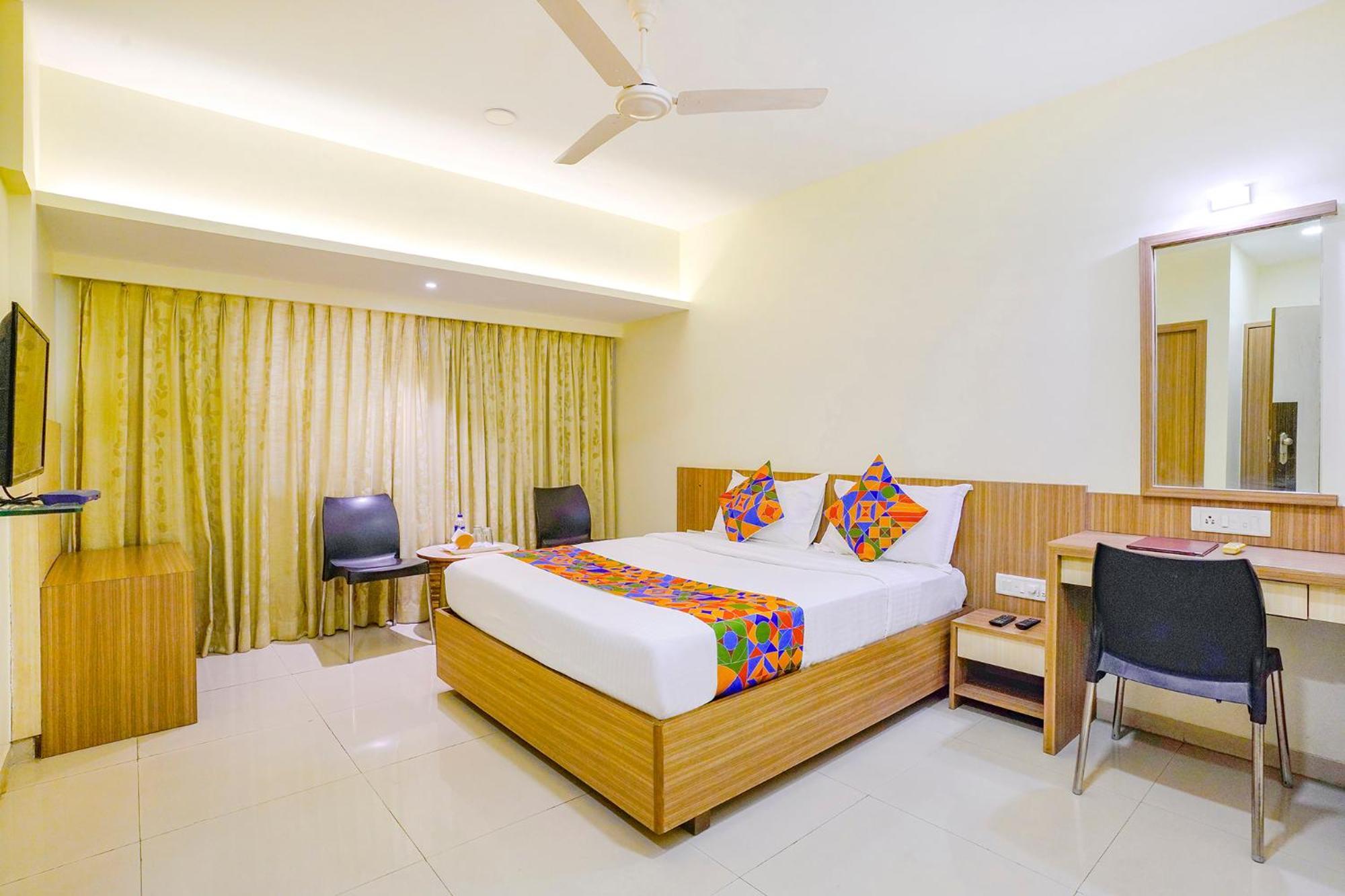 Hotel Fabexpress Kuber - Nr Apmc Vashi, Navi Mumbai Exterior foto