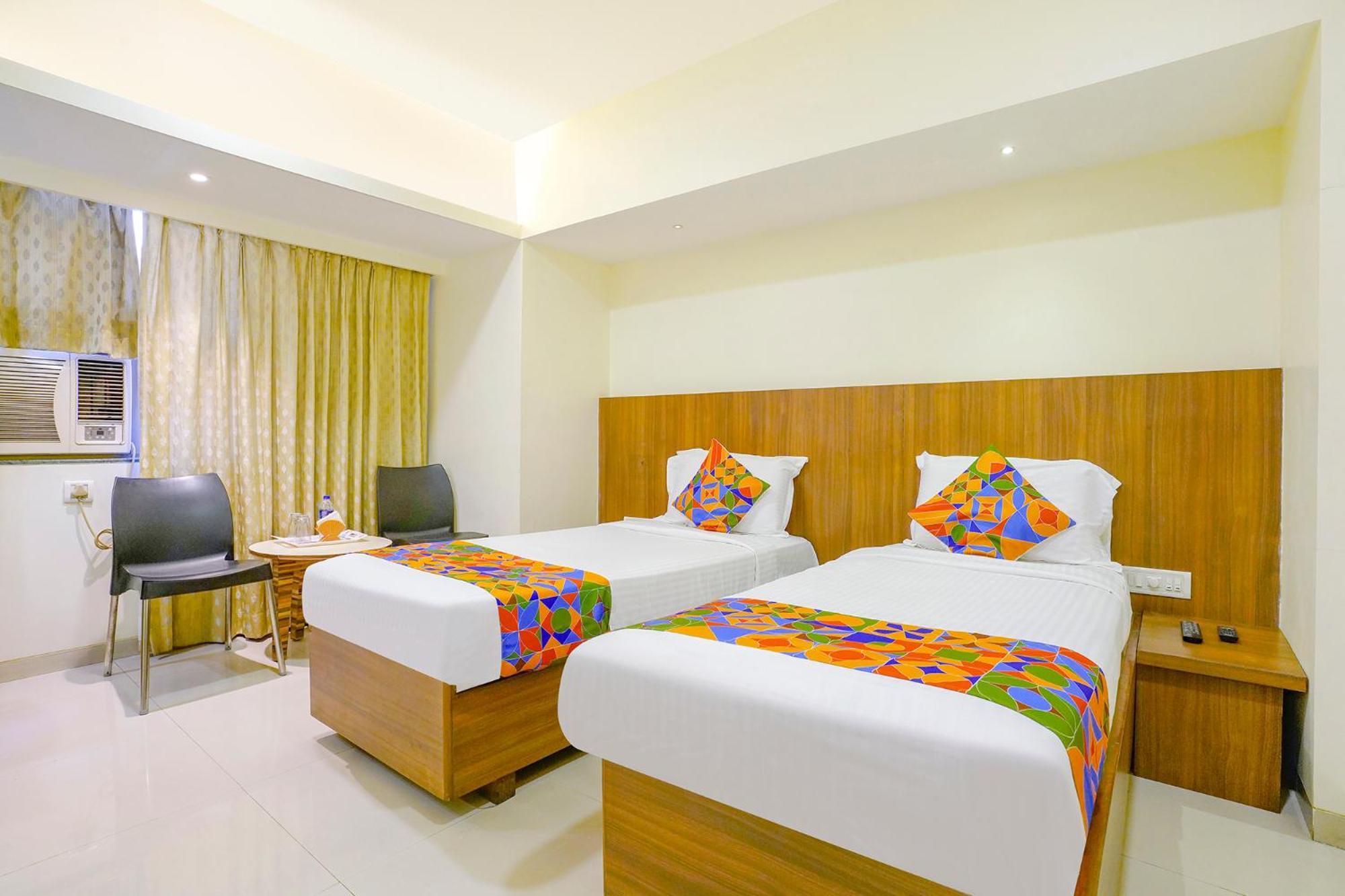 Hotel Fabexpress Kuber - Nr Apmc Vashi, Navi Mumbai Exterior foto