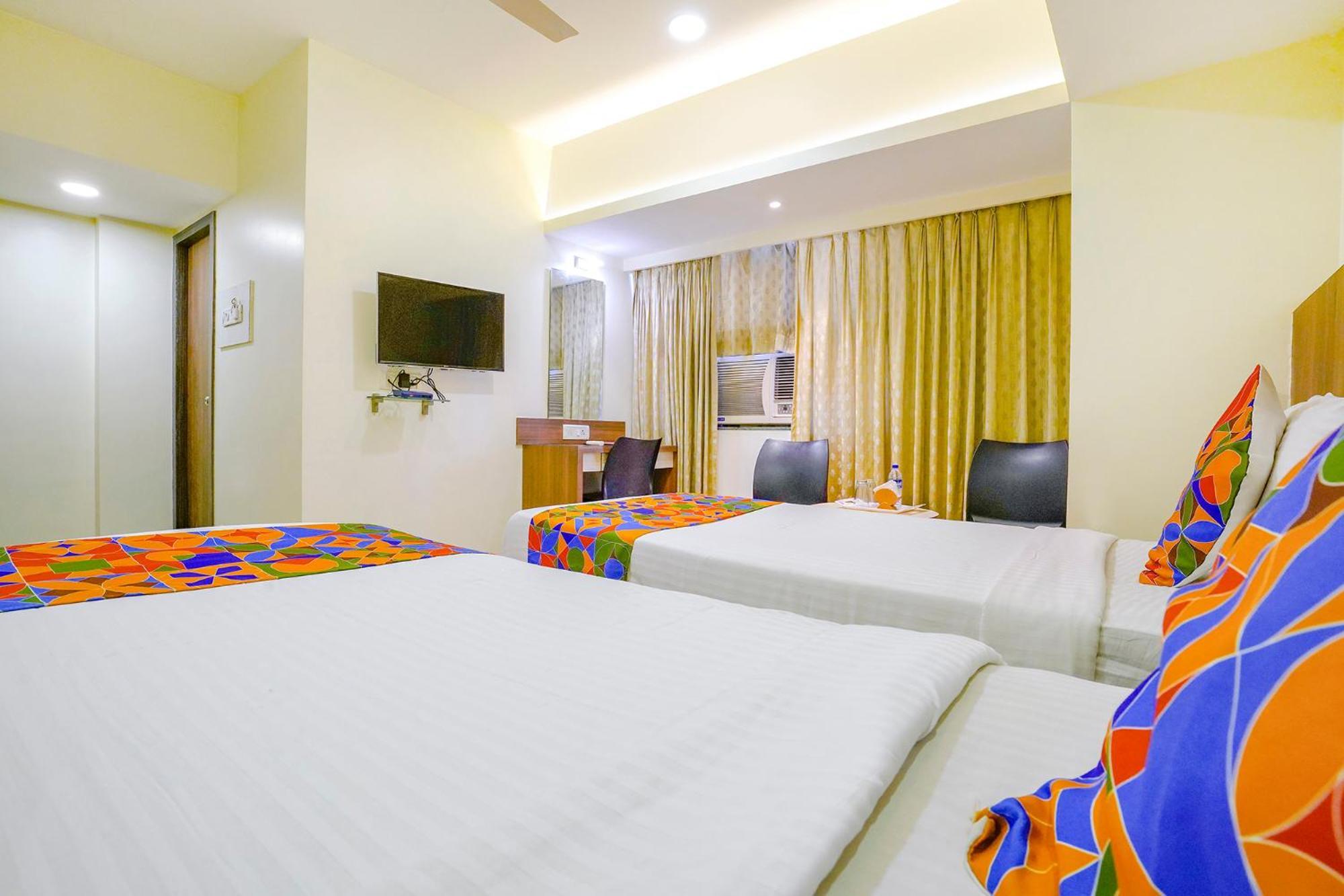 Hotel Fabexpress Kuber - Nr Apmc Vashi, Navi Mumbai Exterior foto